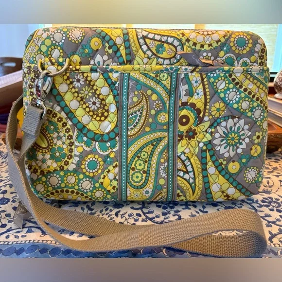 Retired print from Vera Bradley. Tablet quilted case with removable strap. - Picture 1 of 5